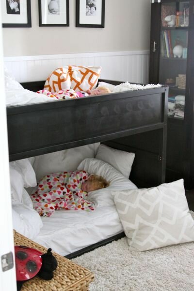 kids room decorating with bunk bed