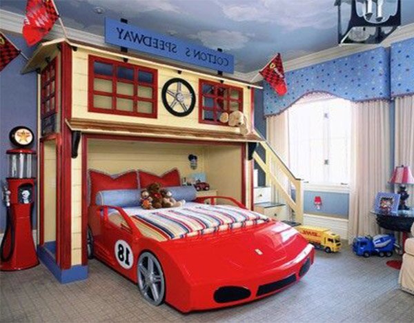 speedy car themed bed design for kid's room