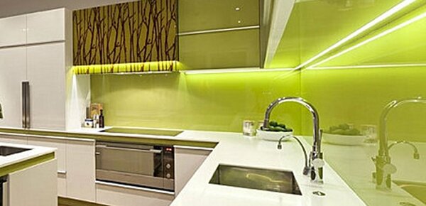 chic green kitchen backsplash