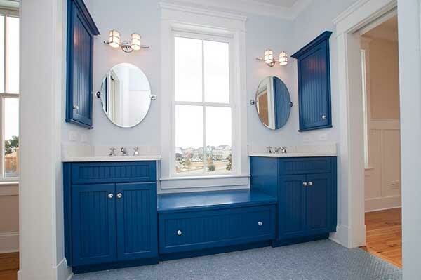 Blue and White Bathroom Decoration 19